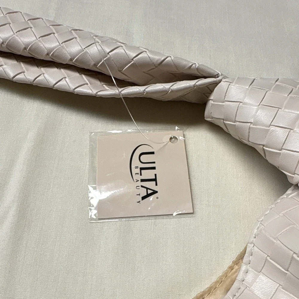 ULTA Beauty Ivory Woven Hobo Shoulder Bag Magnetic Closure Gold Hardware
